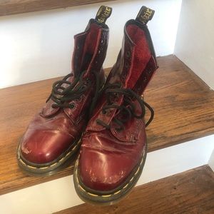 Dr Martens 1460 8-hole patent leather cherries